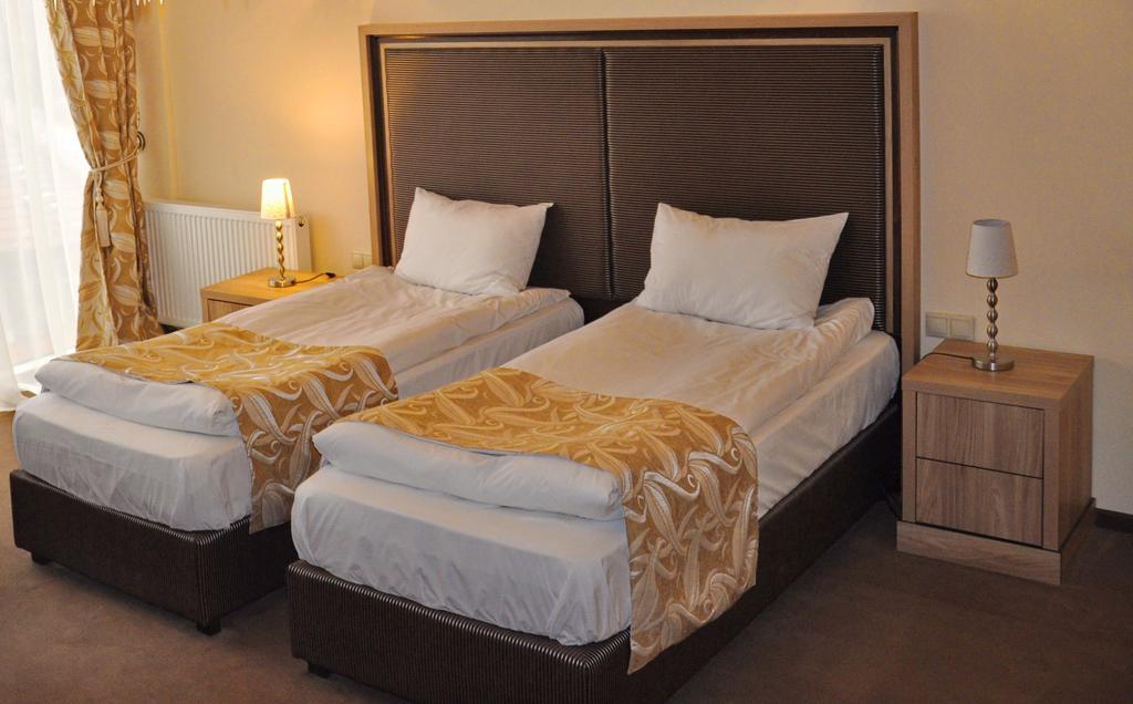 Hotel Rainer บราชอฟ ภายนอก รูปภาพ