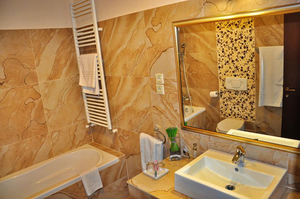 Hotel Rainer บราชอฟ ภายนอก รูปภาพ